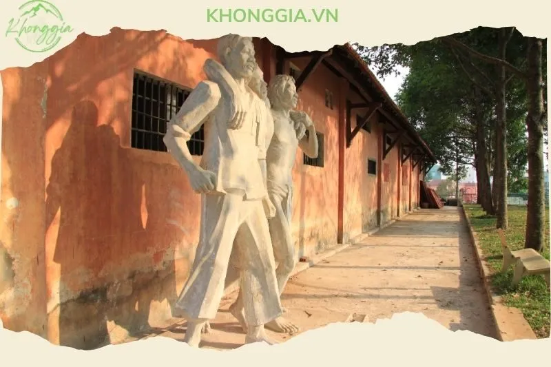 huong-dan-tham-quan-nha-tu-pleiku