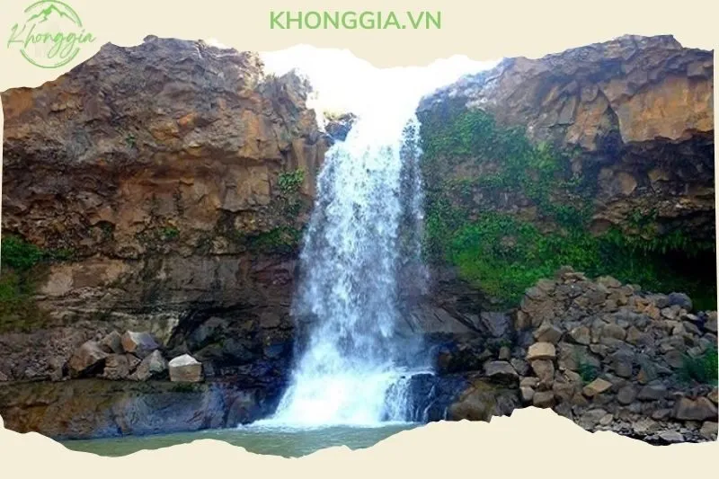 thoi-diem-ly-tuong-de-tham-quan-thac-xung-khoeng